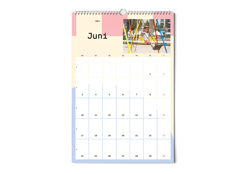    kleineprints_familienkalender-mit-fotos_2023_juni  1360 × 960 Pixel  Familienkalender mit Fotos selbst gestalten bei Kleine Prints